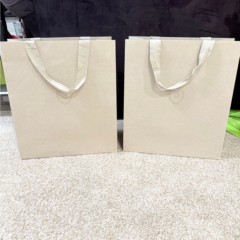 2 Rothy’s gift bags shopping bags heavy duty set of 2 Christmas gift bag